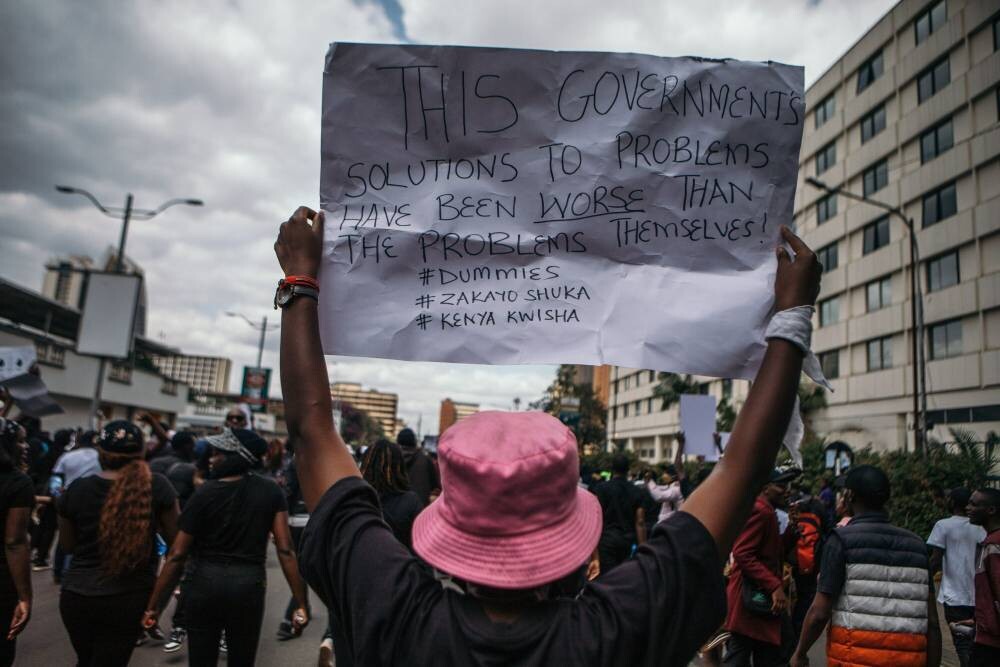 Кенийские силы безопасности разогнали протестующих в Найроби из-за предлагаемого увеличения налогов